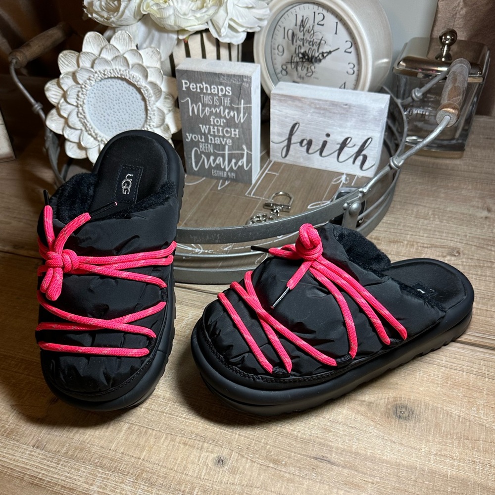 UGG Black Spaceslider Tech Slide with Pink Laces